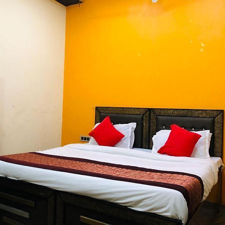 Hotel Tip Top -- Lpu Law Gate -- Family, Students, Couples Phagwara Exterior photo